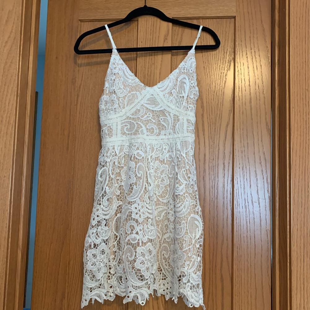 Kendall and Kylie White Lace Dress - Picture 2 of 4